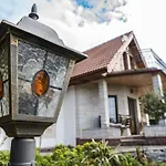 Jaworowy Stok Z Widokiem Na Gory I Ogrodem