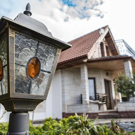 Jaworowy Stok Z Widokiem Na Gory I Ogrodem