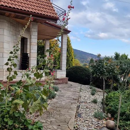 Jaworowy Stok Z Widokiem Na Gory I Ogrodem