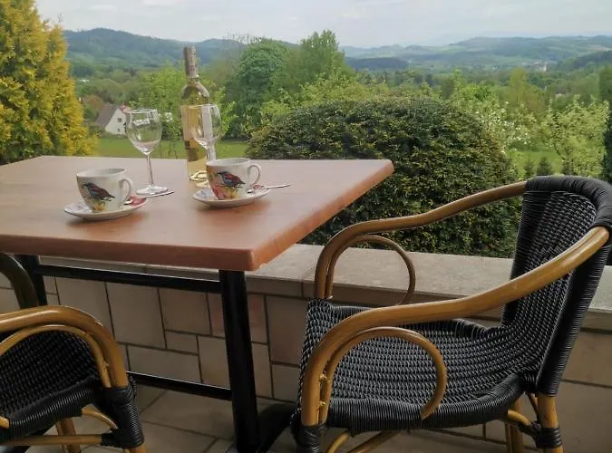 Jaworowy Stok Z Widokiem Na Gory I Ogrodem * Jugów