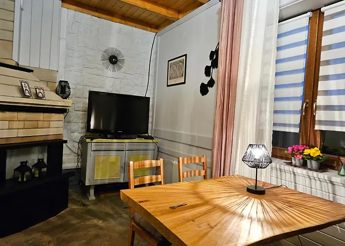 Jaworowy Stok Z Widokiem Na Gory I Ogrodem